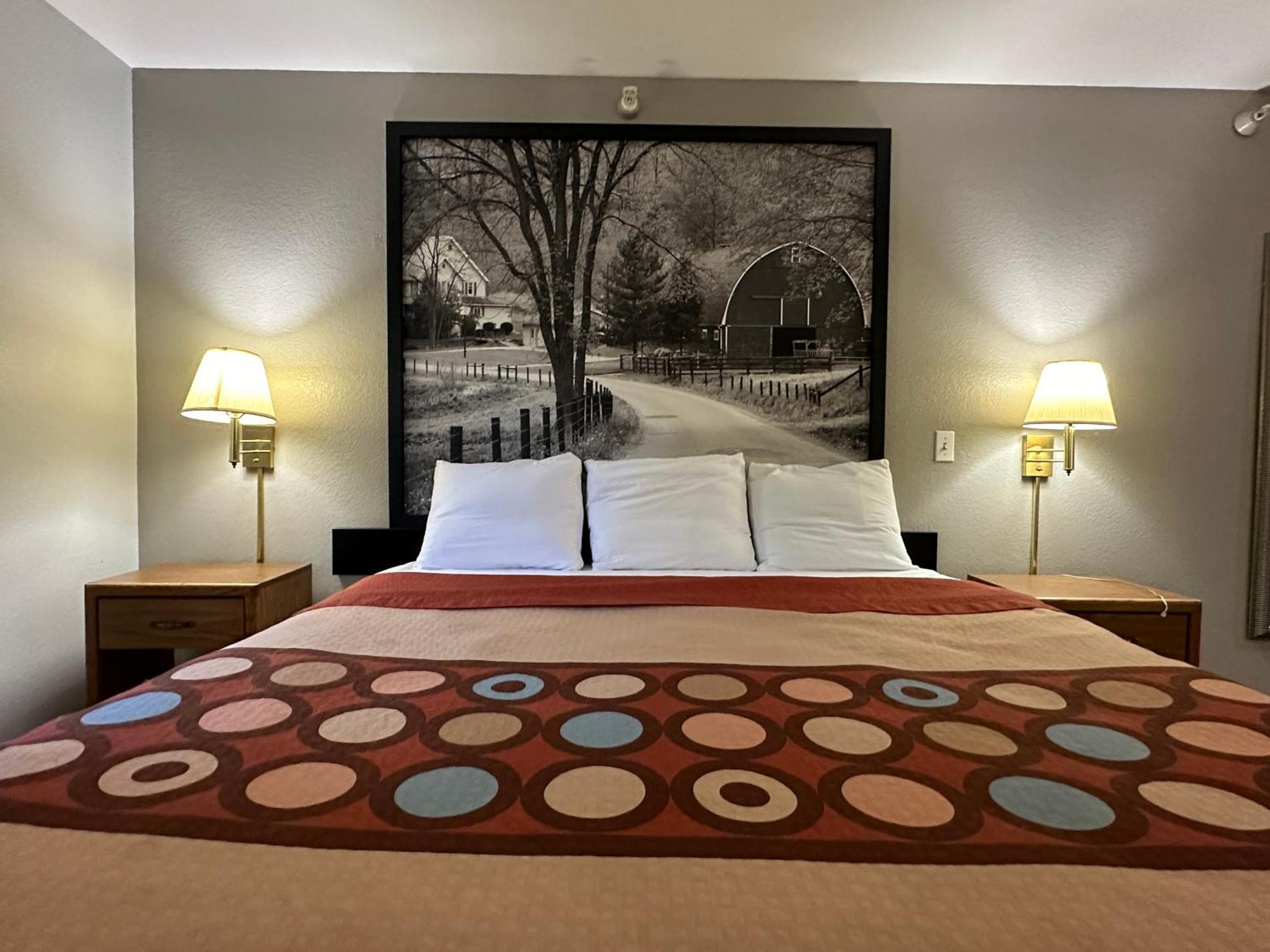 Super 8 By Wyndham Cleveland *